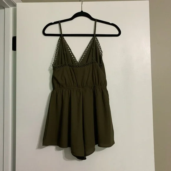 Romper - Picture 2 of 5